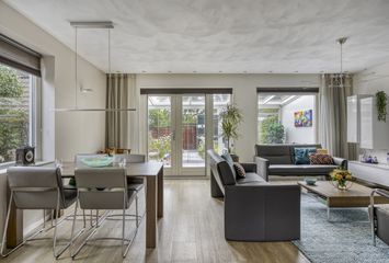 Steenplaats 12, HENDRIK-IDO-AMBACHT