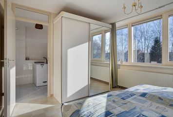 Isaac Sweerslaan 3, HENDRIK-IDO-AMBACHT