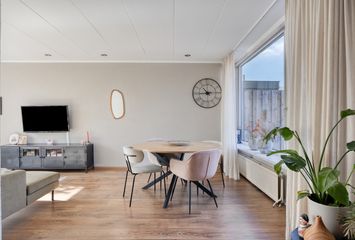 Warmoeziershof 7, HENDRIK-IDO-AMBACHT