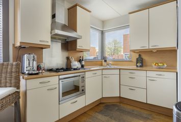 Geertruid Pijnsenhof 13, HENDRIK-IDO-AMBACHT