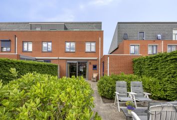 Geertruid Pijnsenhof 13, HENDRIK-IDO-AMBACHT