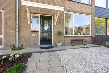 Troelstrastraat 60, ALBLASSERDAM