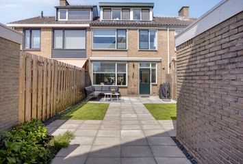 Troelstrastraat 60, ALBLASSERDAM