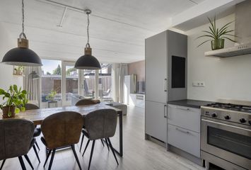 Koolwijk 32, HENDRIK-IDO-AMBACHT