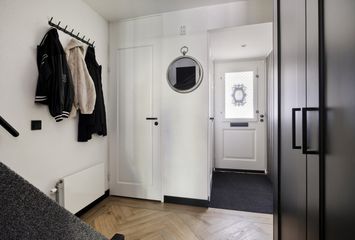 Aert Schoumanstraat 13, HENDRIK-IDO-AMBACHT