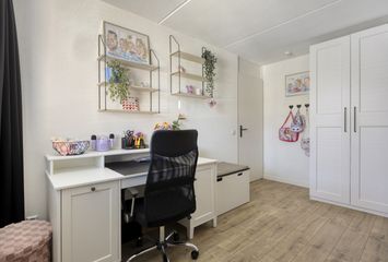 Aert Schoumanstraat 13, HENDRIK-IDO-AMBACHT