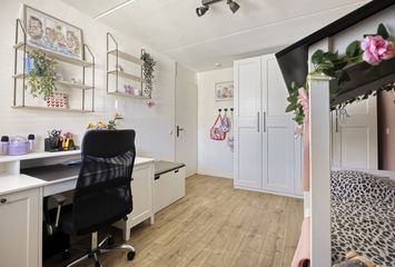 Aert Schoumanstraat 13, HENDRIK-IDO-AMBACHT