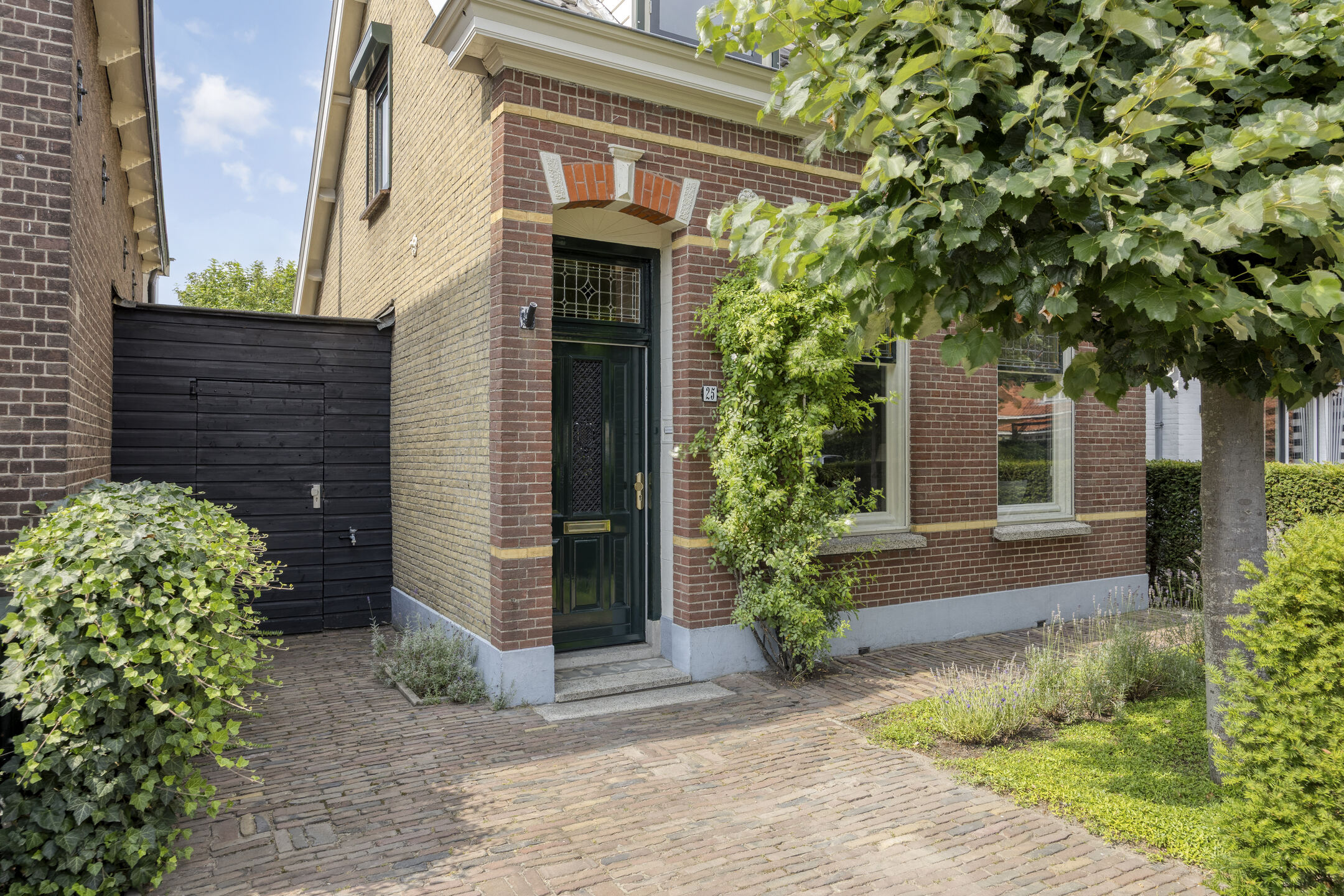 Kerkstraat 25