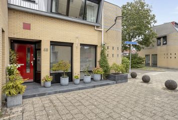 Adriaan Pieterslaan 48, HENDRIK-IDO-AMBACHT