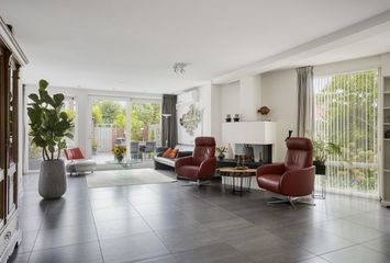 Adriaan Pieterslaan 48, HENDRIK-IDO-AMBACHT