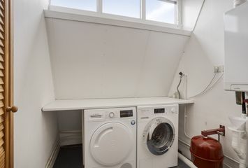 Adriaan Pieterslaan 48, HENDRIK-IDO-AMBACHT