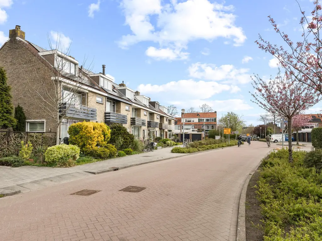 Esdoornlaan 24, WOERDEN