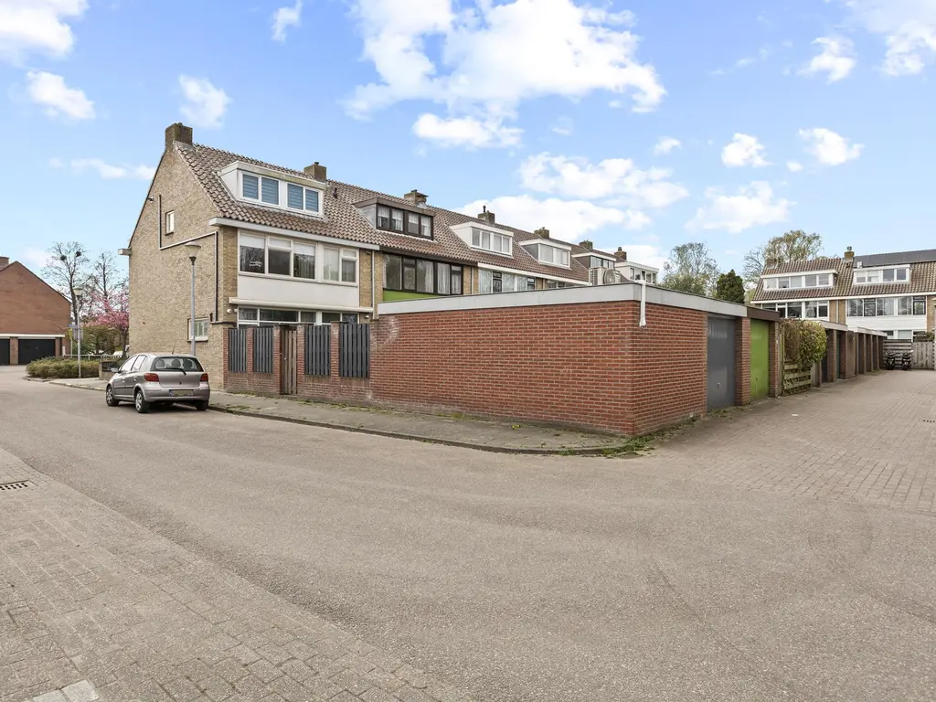Esdoornlaan 24, WOERDEN