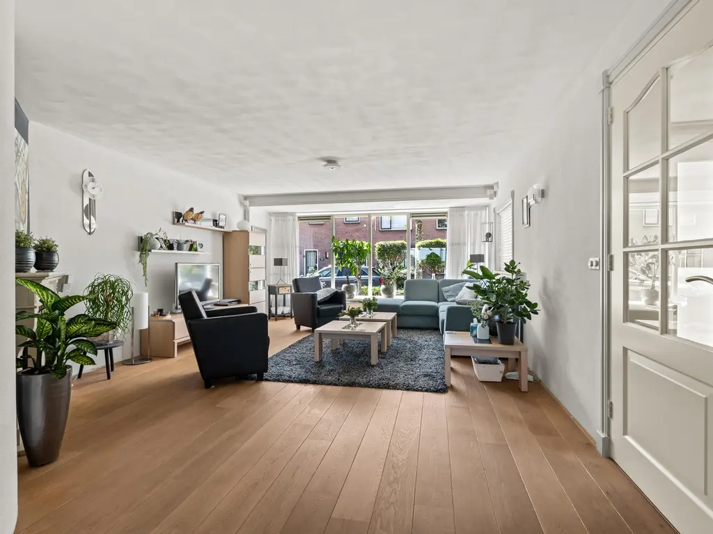Prins Bernhardstraat 49, WAARDER