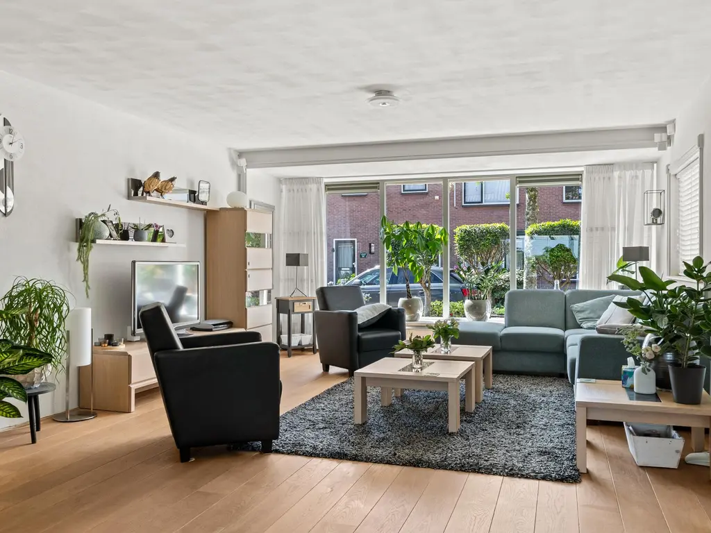 Prins Bernhardstraat 49, WAARDER