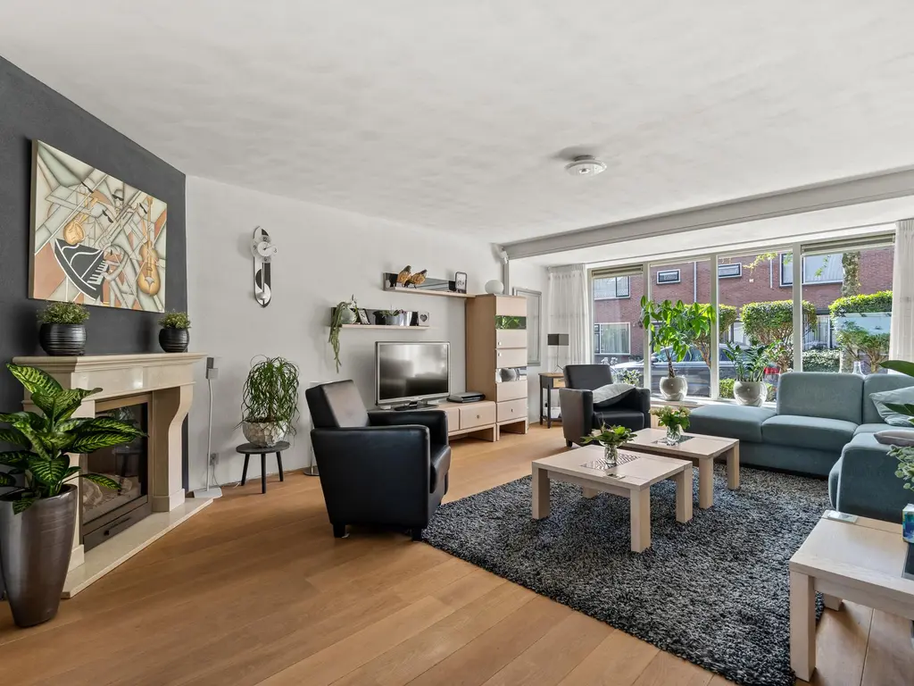 Prins Bernhardstraat 49, WAARDER
