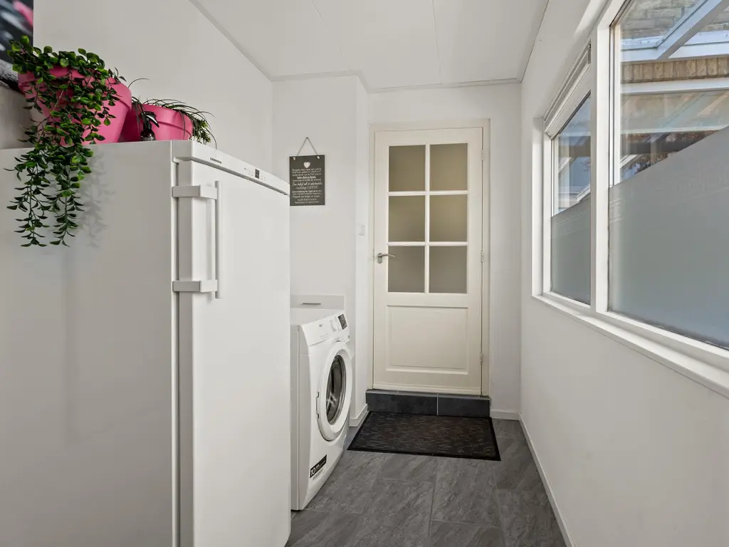 Prins Bernhardstraat 49, WAARDER