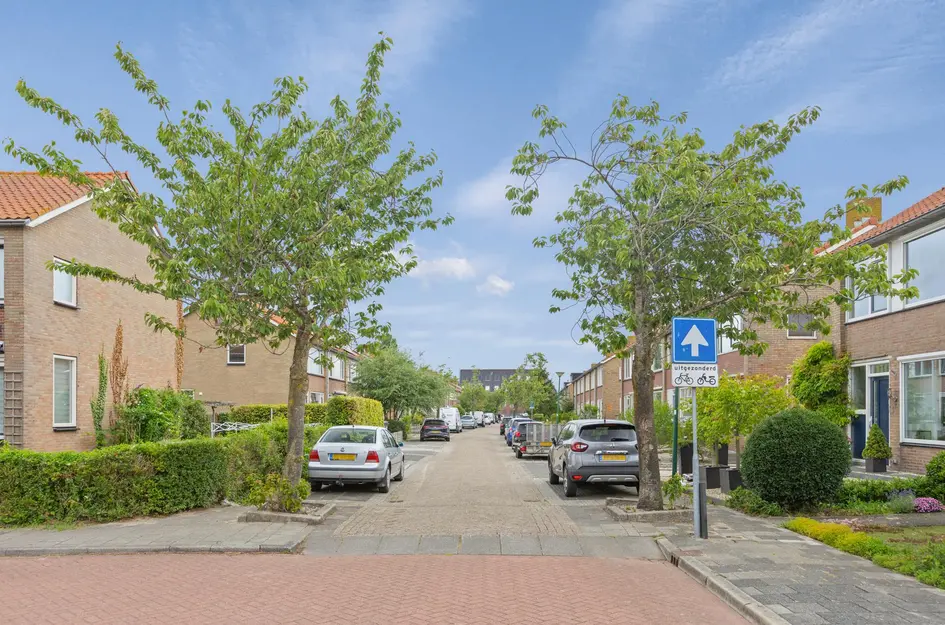 Dorpsstraat 16