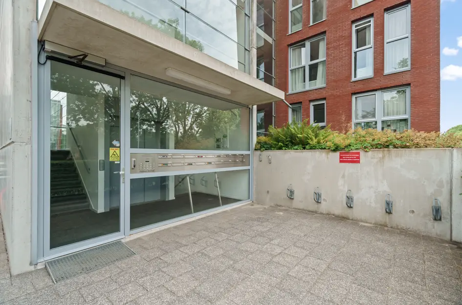 Ferdinand Bolstraat 13