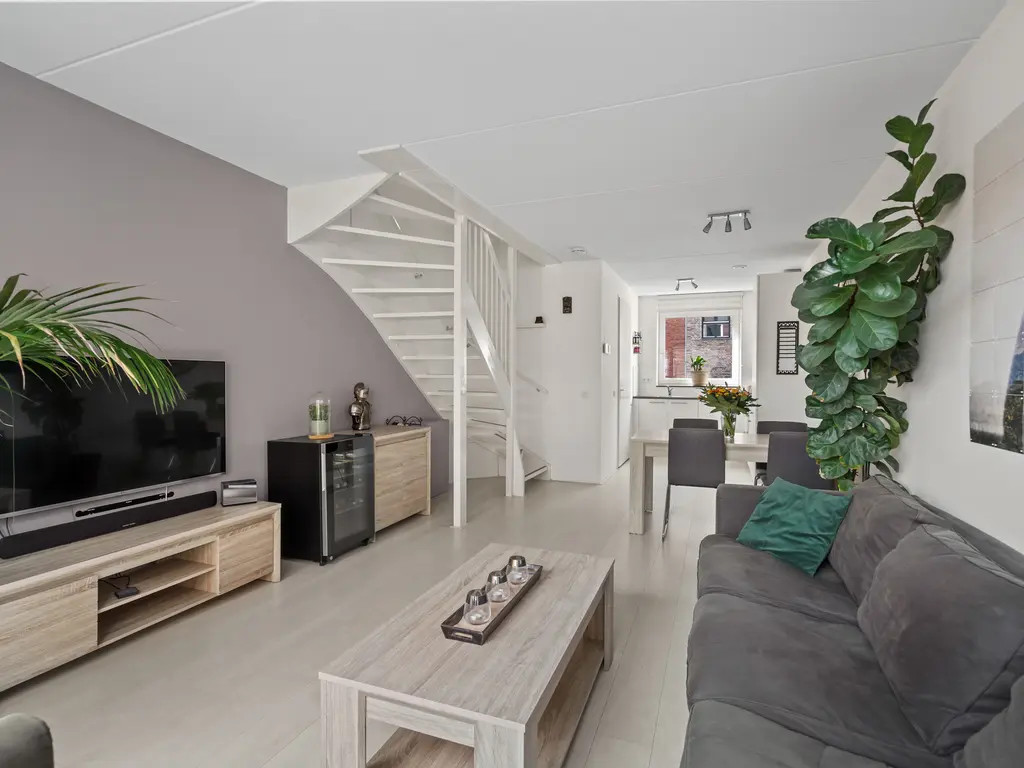 Meer van Annecy 6, WOERDEN