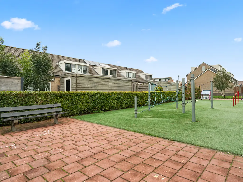 Broeksloot 74, ZEGVELD