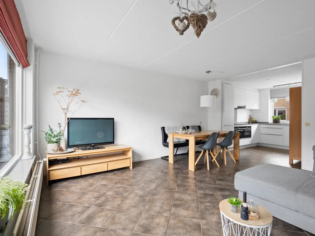 Broeksloot 74, ZEGVELD