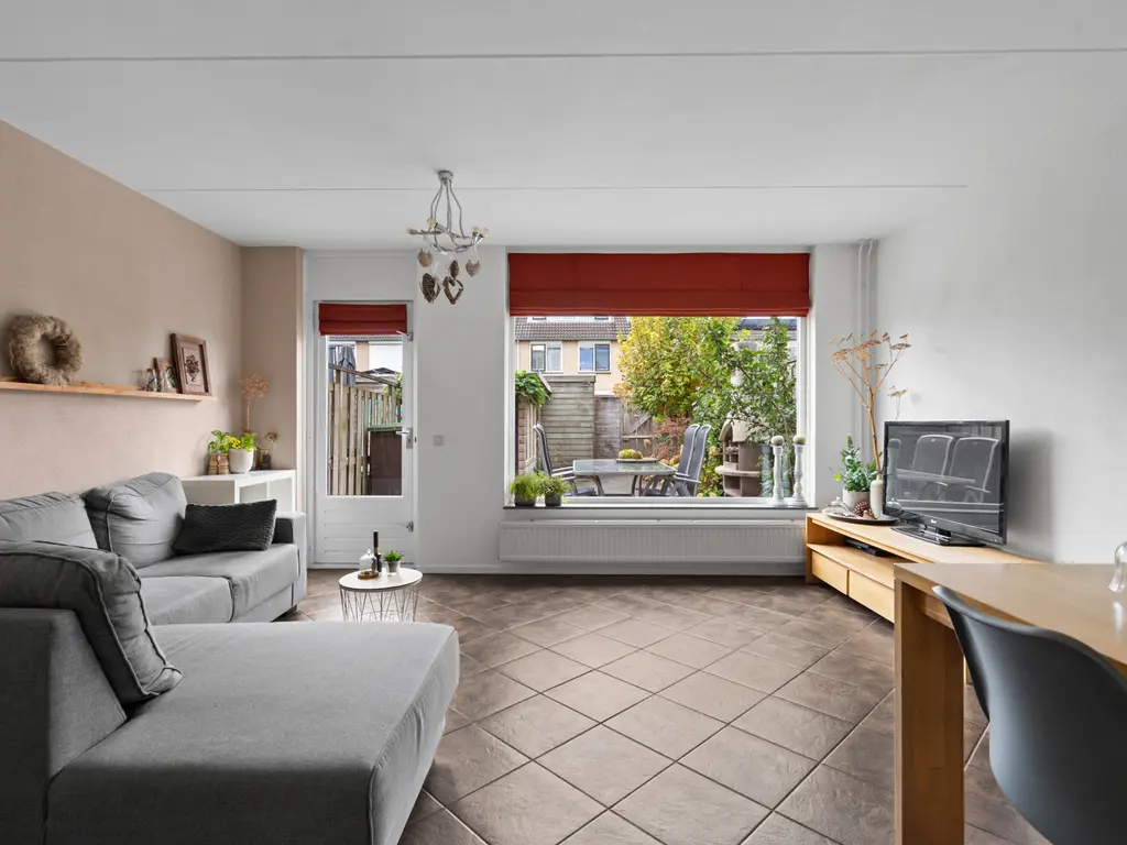 Broeksloot 74, ZEGVELD