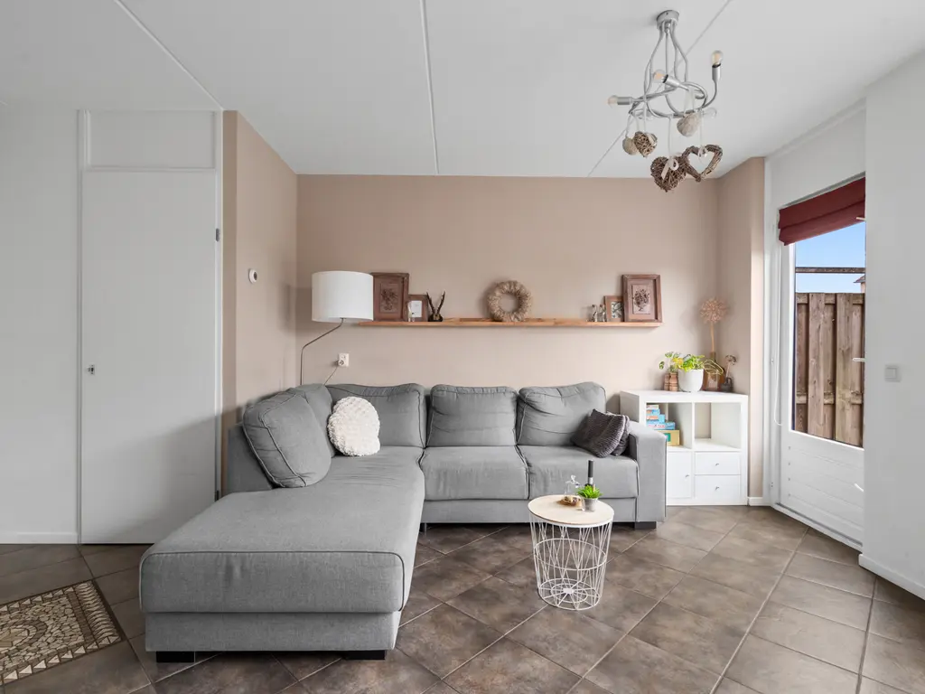 Broeksloot 74, ZEGVELD