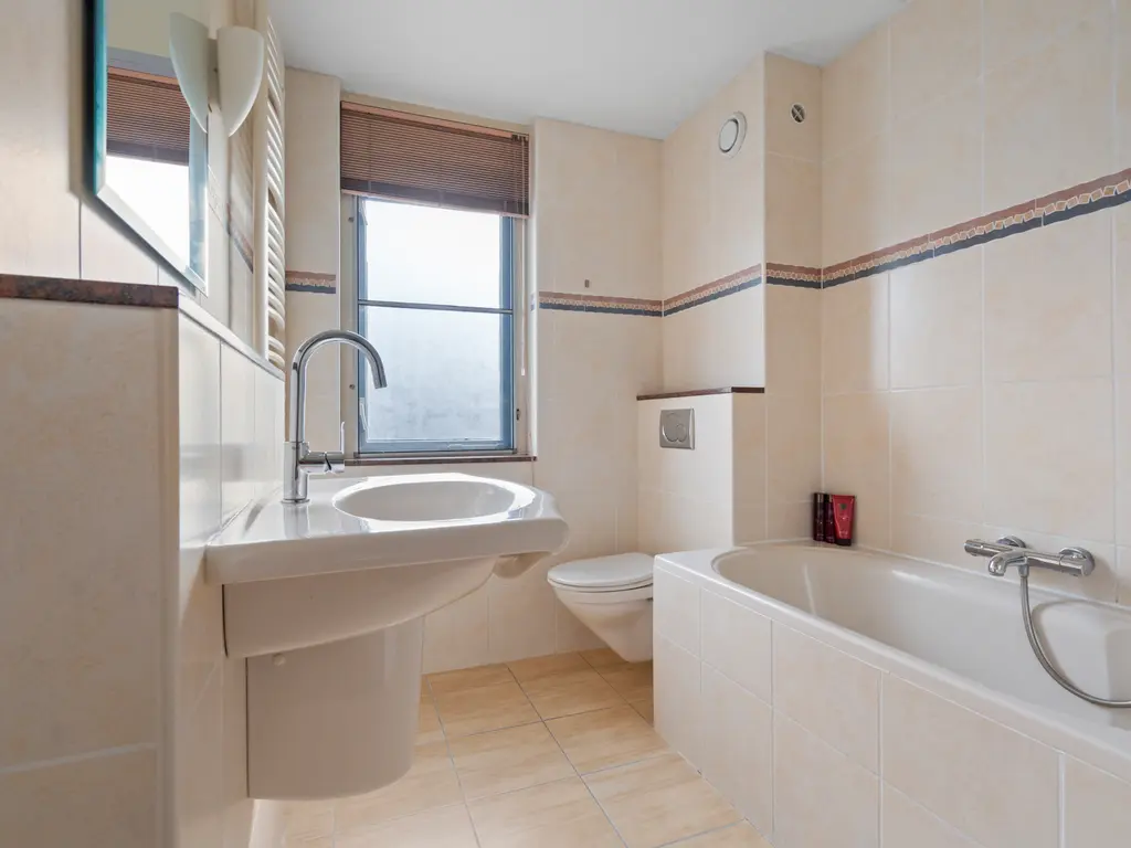 Broeksloot 74, ZEGVELD