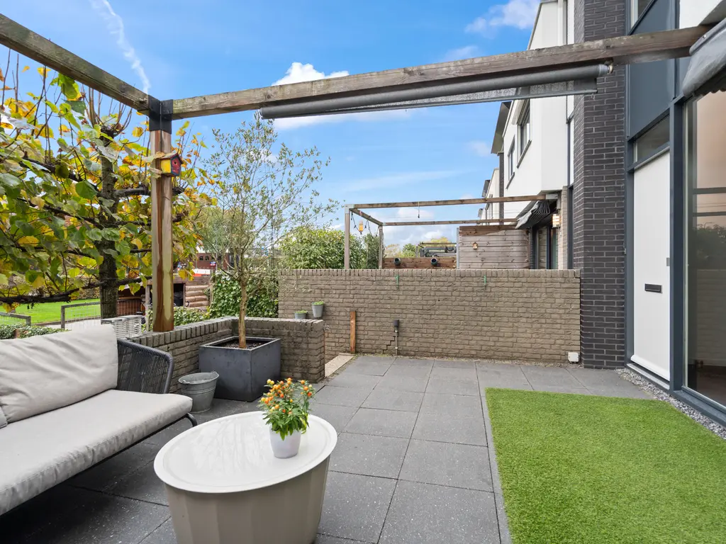 Athenelaan 64, WOERDEN