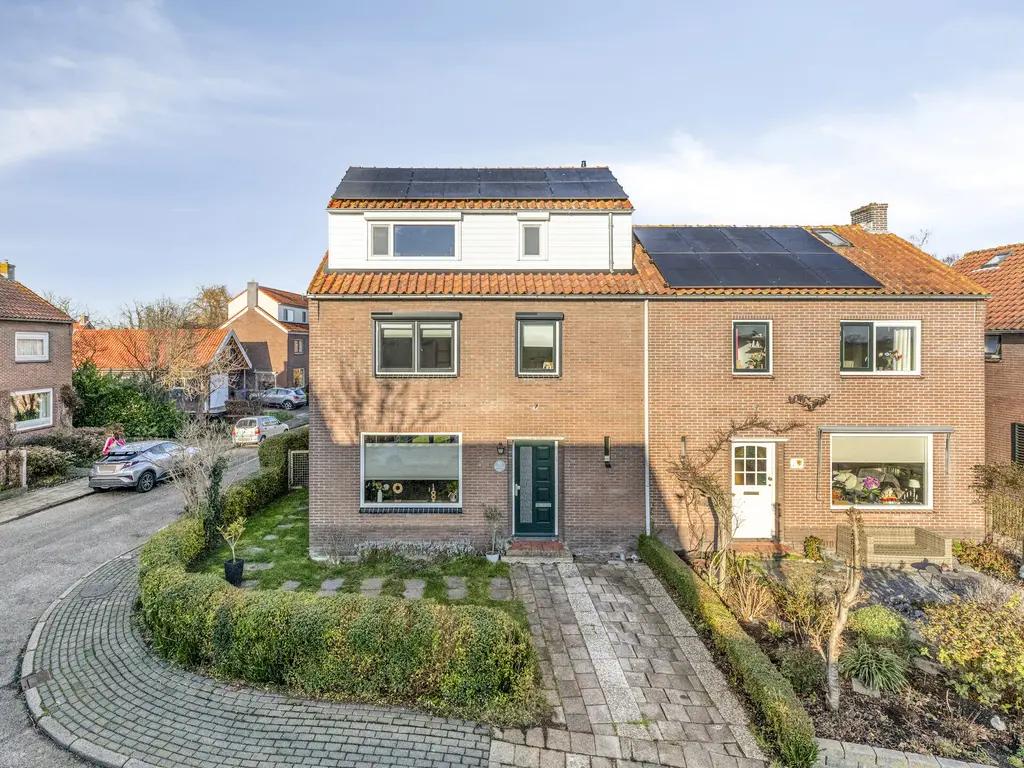 Burg. de Kockstraat 10, KAMERIK