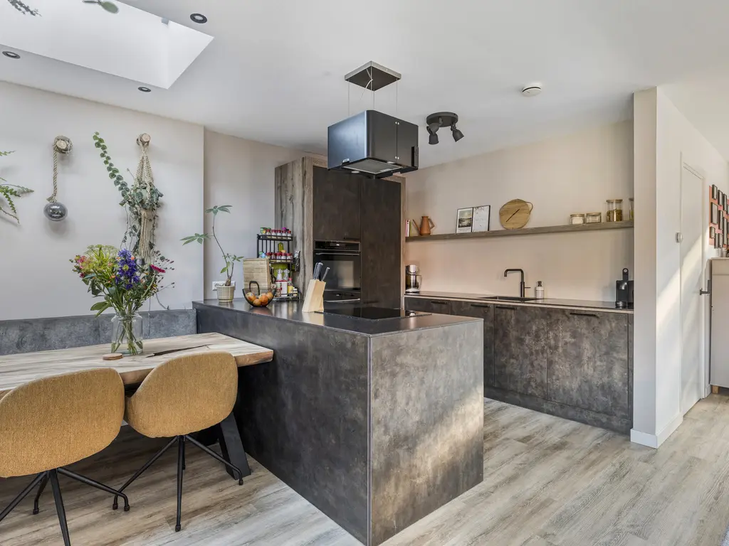 Burg. de Kockstraat 10, KAMERIK