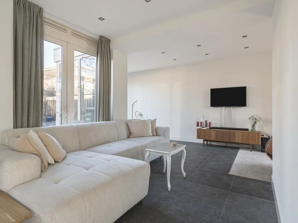 Dronenweg 1, BODEGRAVEN