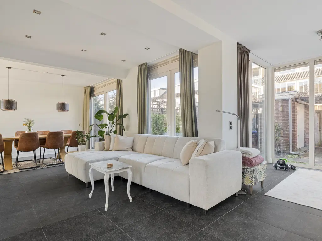 Dronenweg 1, BODEGRAVEN