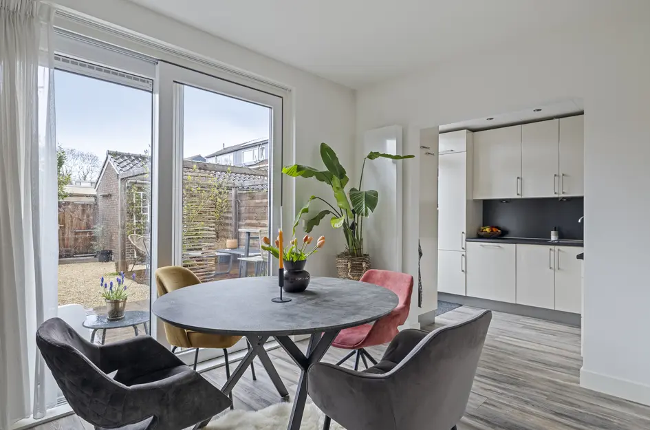 Nicolaas Maesstraat 25