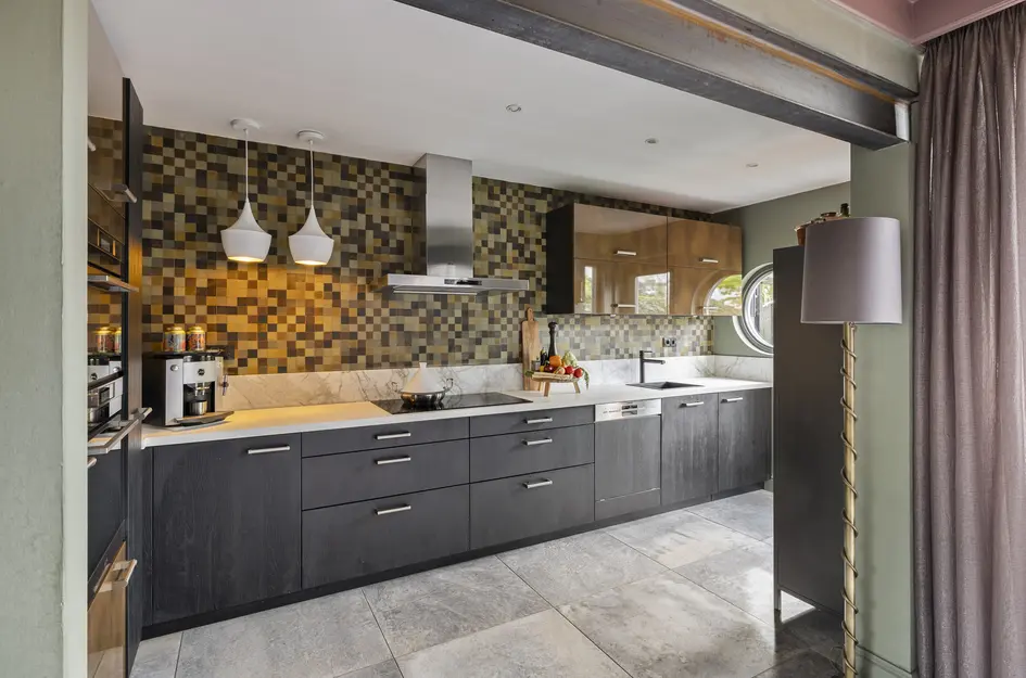 C. van Leeuwenstraat 9