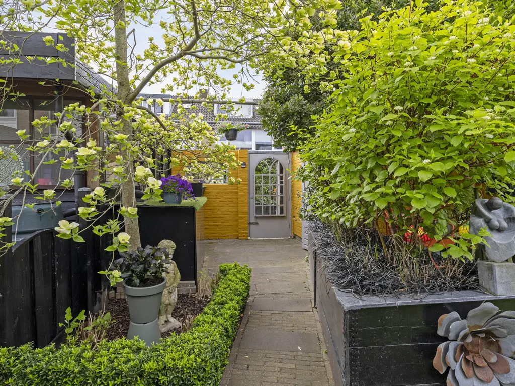 C. van Leeuwenstraat 9, WOERDEN