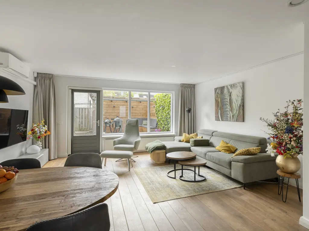 Theeroosweide 60, WOERDEN