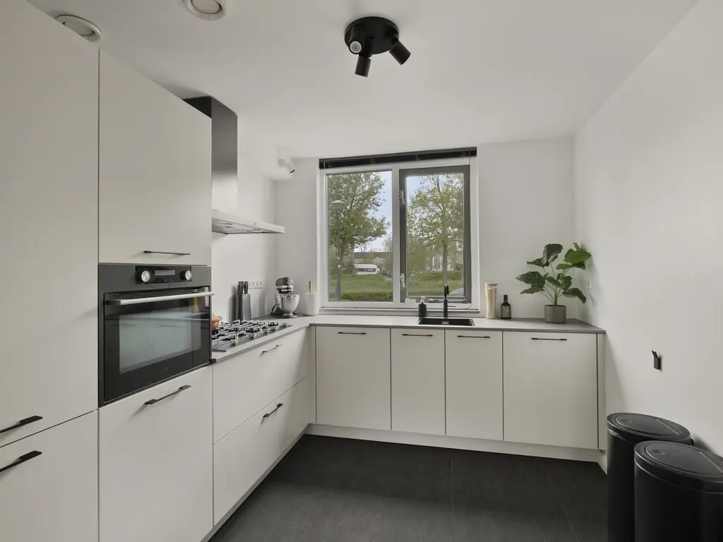 Theeroosweide 60, WOERDEN
