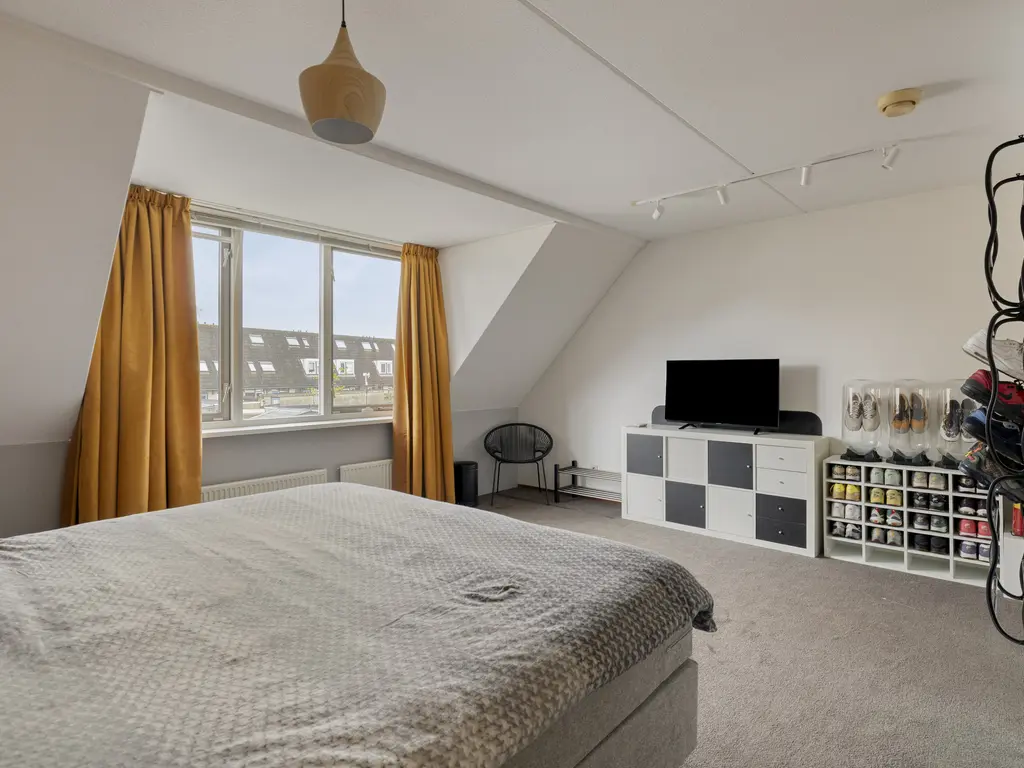Theeroosweide 60, WOERDEN