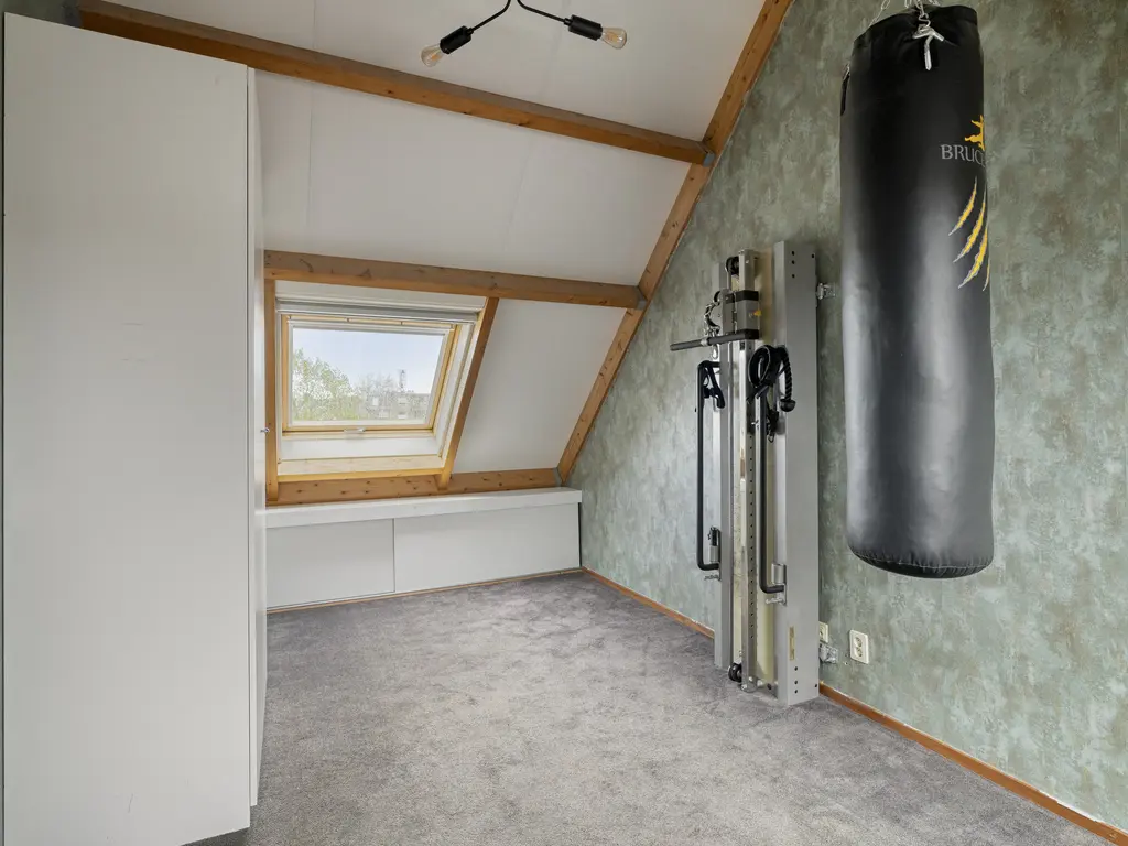 Theeroosweide 60, WOERDEN