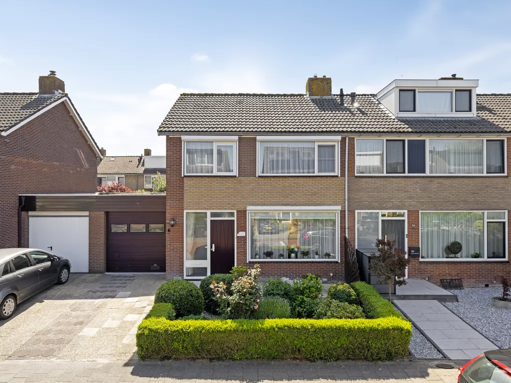 Prinses Beatrixstraat 27, ZEGVELD