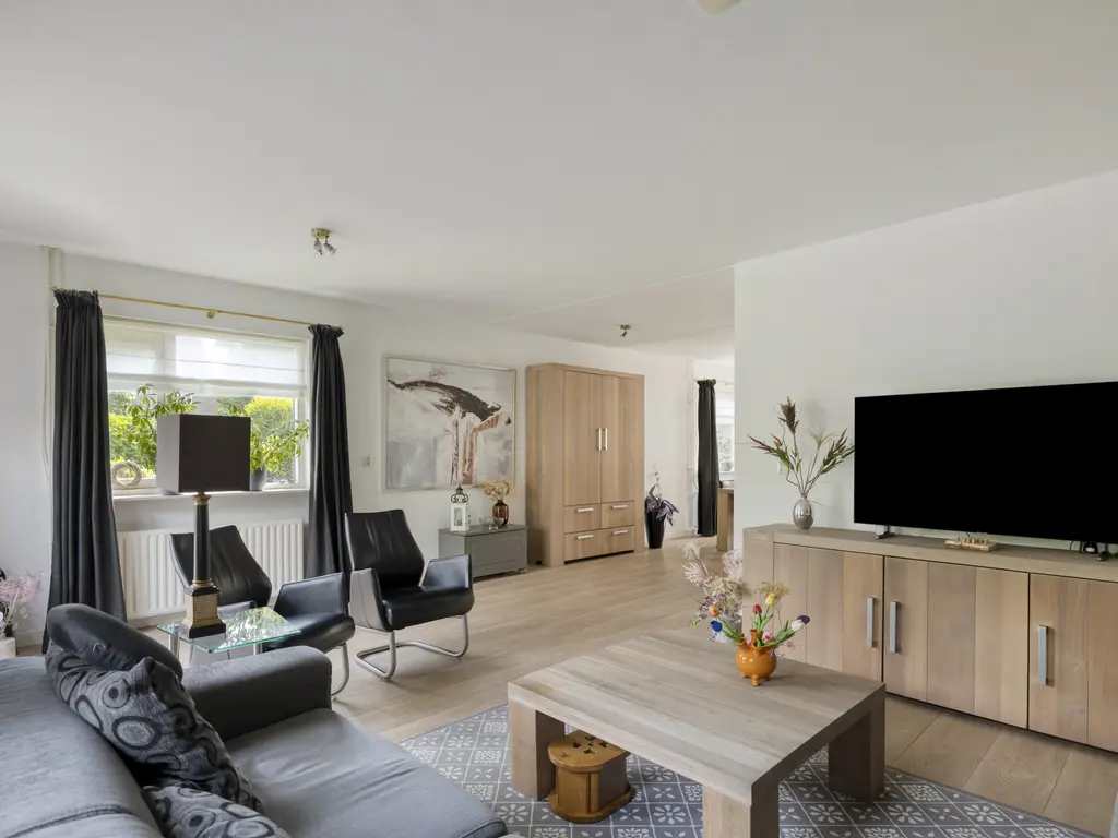 Schokker 7, WOERDEN