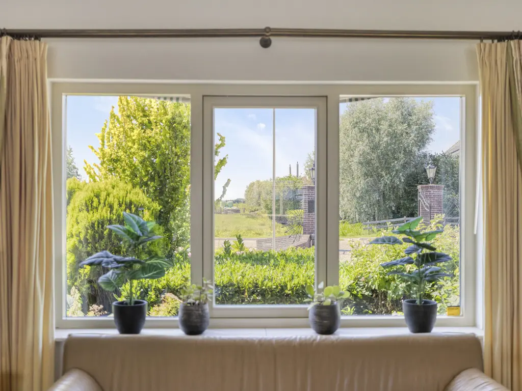 Hoofdweg 102, ZEGVELD
