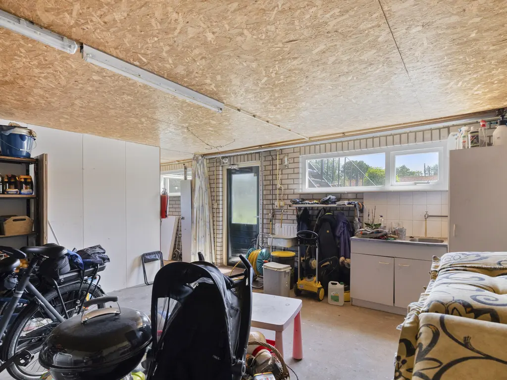 Hoofdweg 102, ZEGVELD