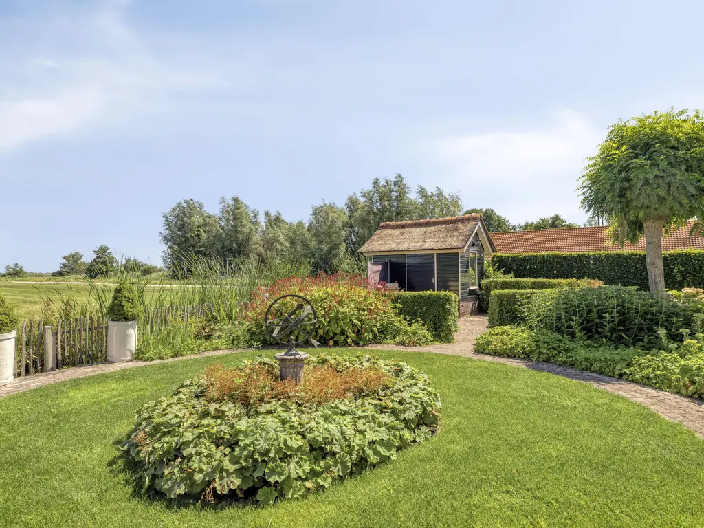Hoofdweg 102, ZEGVELD