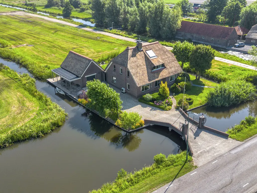 Hoofdweg 102, ZEGVELD