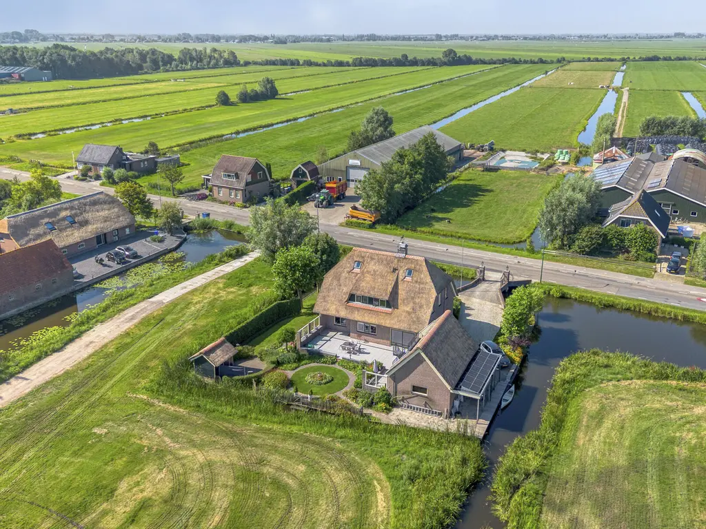 Hoofdweg 102, ZEGVELD