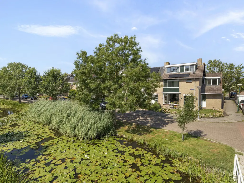 Julianalaan 1, ZEGVELD
