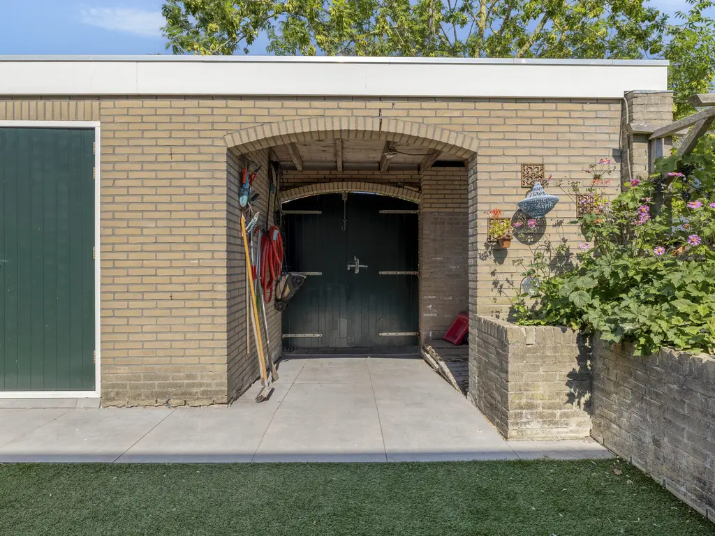 Julianalaan 1, ZEGVELD